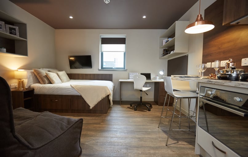 Premier Plus Studio, Woodside House, 90 South Woodside Road, Maryhill, Glasgow - Image 1